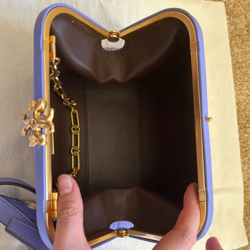Tory Burch Cleo Small Bag Color: Verbena